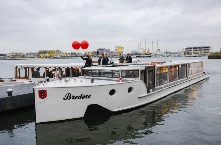 Varen op de Amsterdamse grachten, het mooiste evenement van de wereld